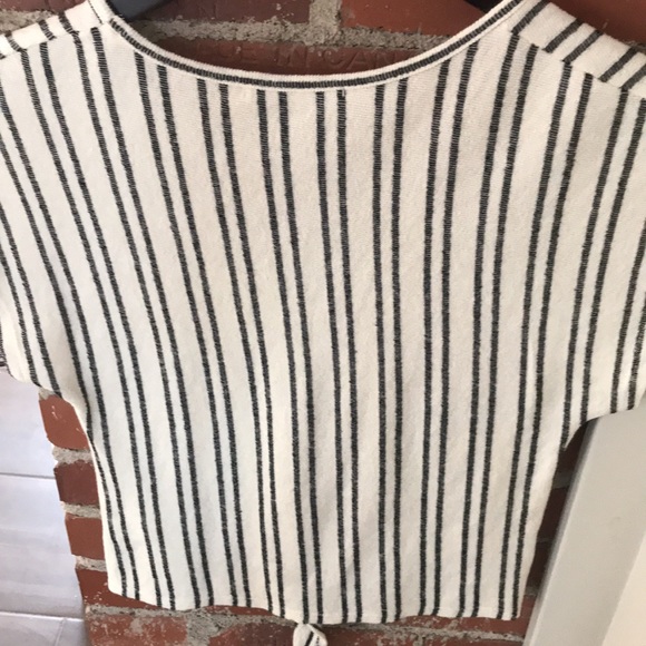 Boxy style tie front tee. - Picture 5 of 6